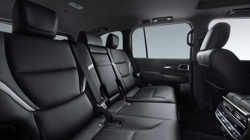 Премиальный интерьер нового Toyota Land Cruiser 300